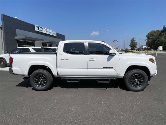 2022 Toyota Tacoma SR5 photo 3