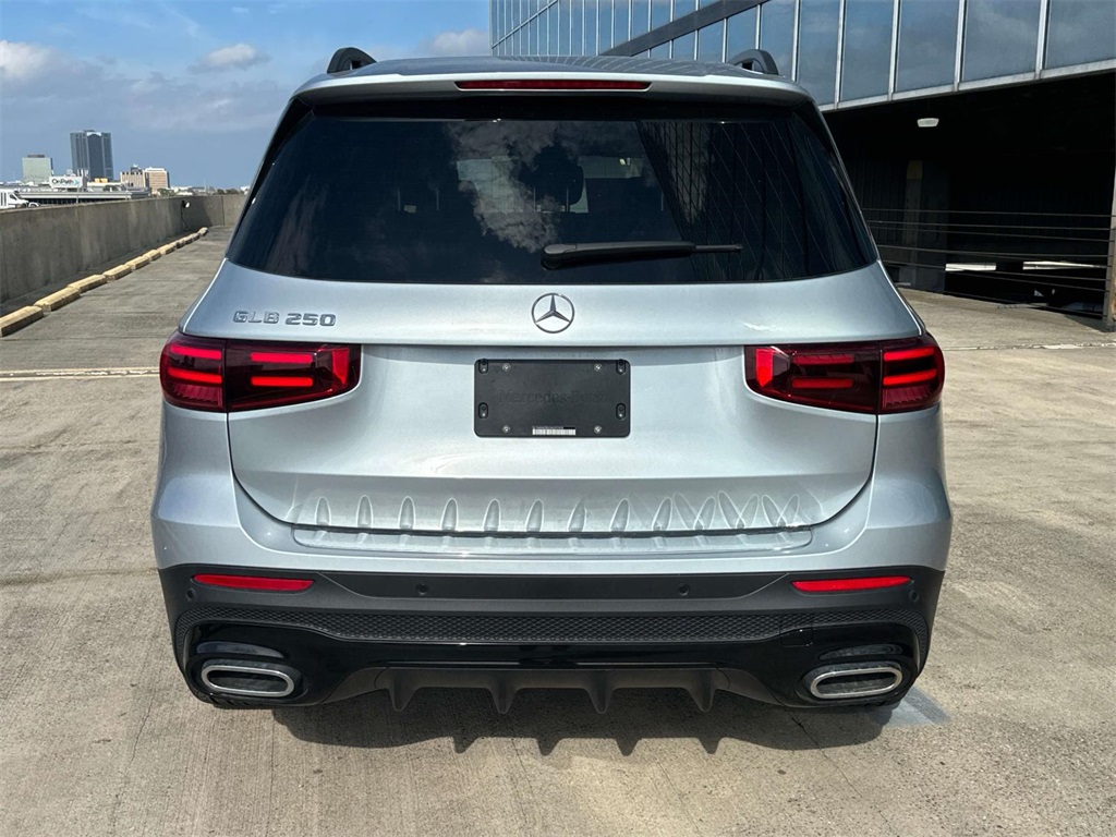 2025 Mercedes Benz GLB 250 photo 4