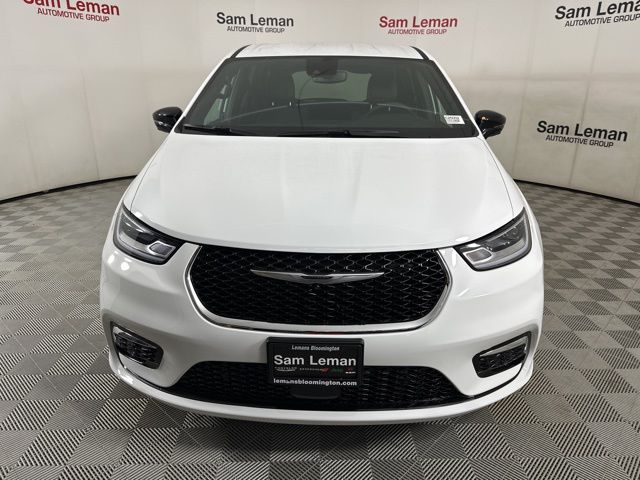 2025 Chrysler Pacifica photo 4