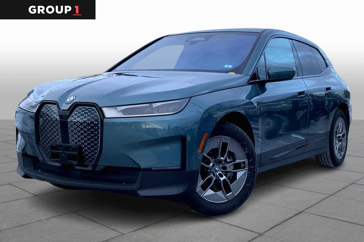 2023 BMW iX Base's photo