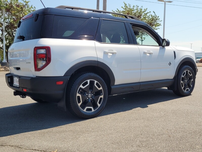 2022 Ford Bronco Sport Outer Banks photo 3