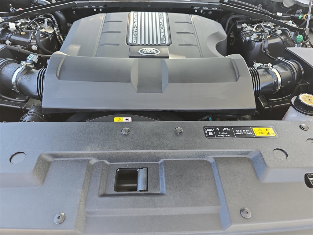 2024 Land Rover Defender 130 V8 photo 31