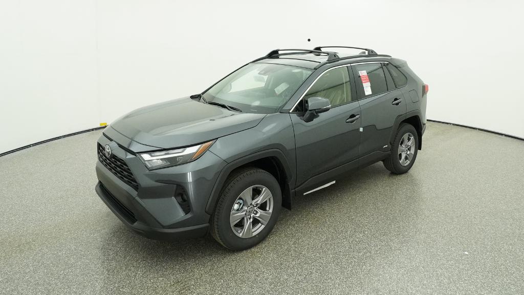 2025 Toyota RAV4 XLE's photo