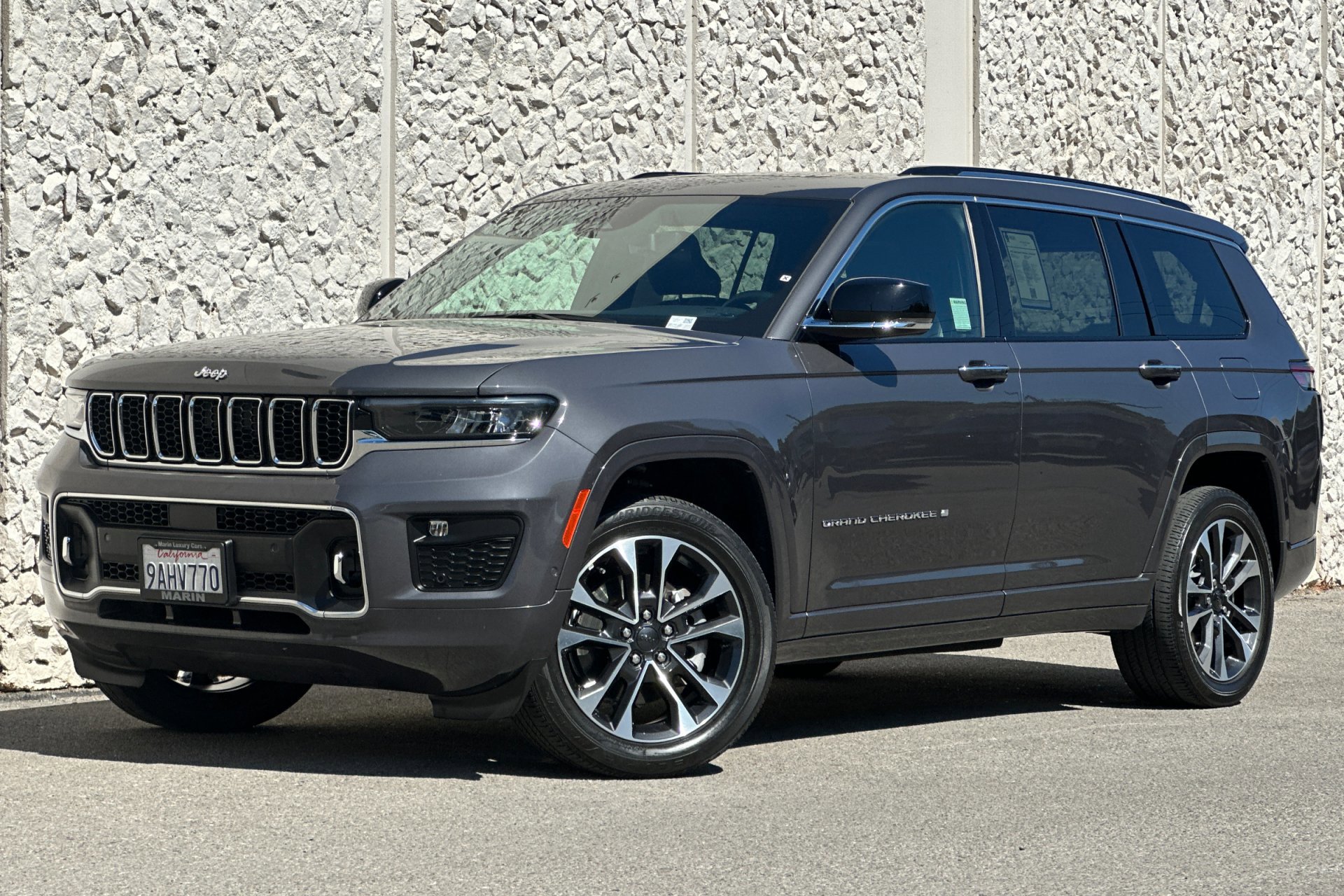 2021 Jeep Grand Cherokee L Overland's photo