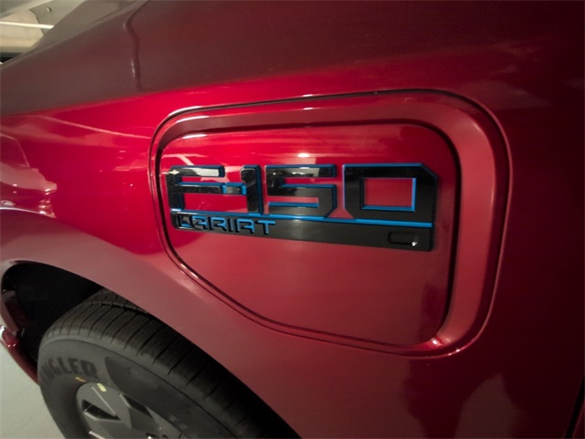 2025 Ford F-150 Lightning Lariat photo 4