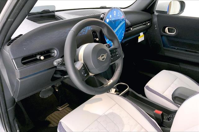 2026 Mini Cooper Hardtop 4 Door Signature photo 4