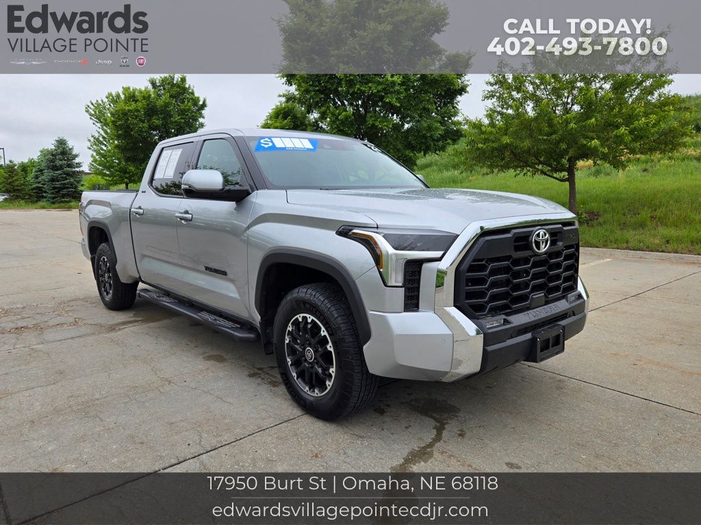Used 2023  Toyota SR5 image 1