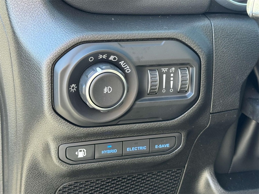 2022 Jeep Wrangler Unlimited Sahara 4xe photo 27
