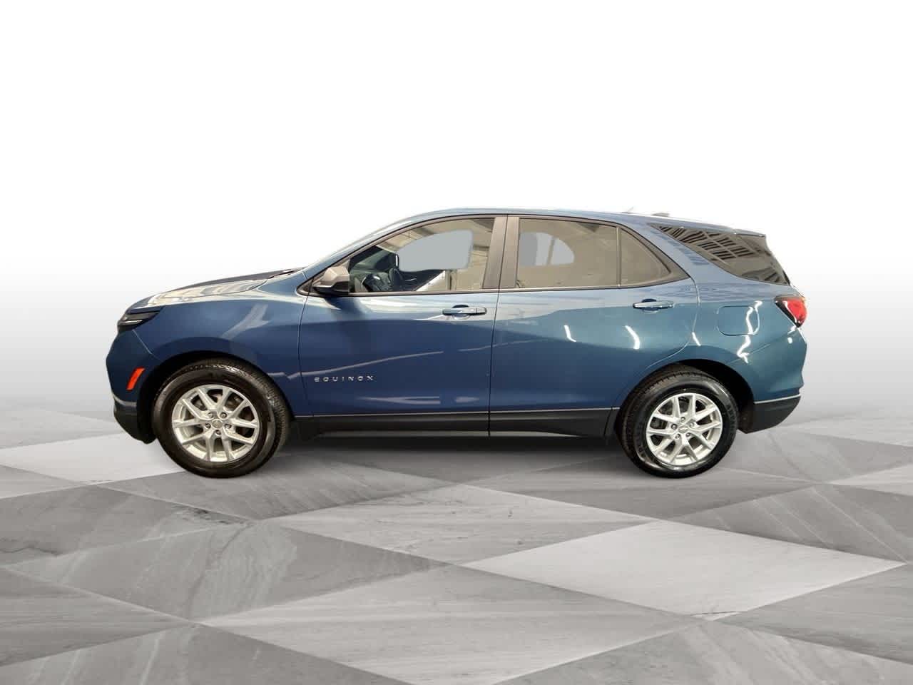 2024 Chevrolet Equinox LS photo 4
