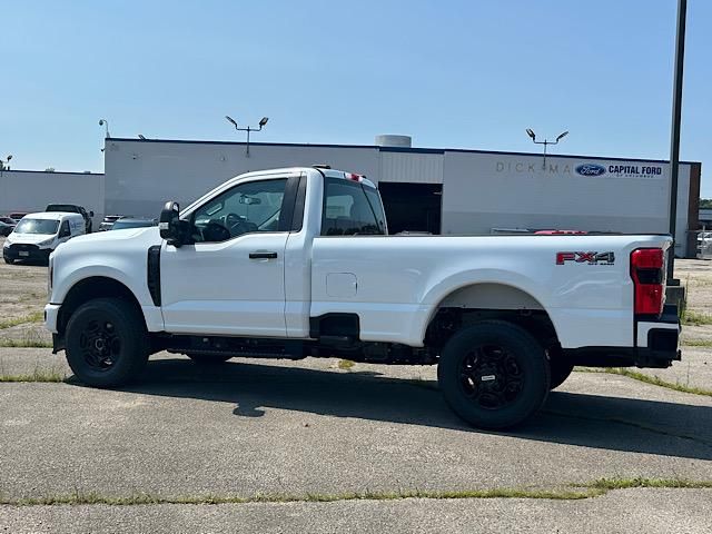 2025 Ford F-350 XL photo 4