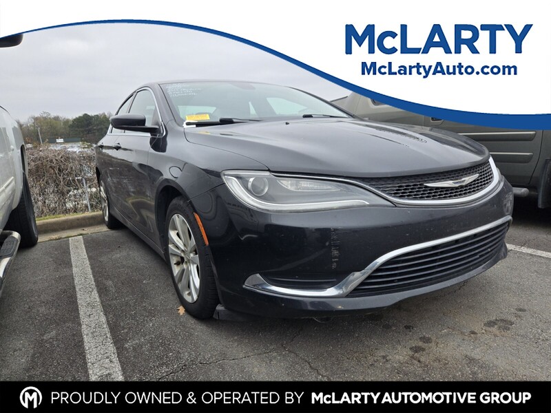 2016 Chrysler 200 Limited's photo