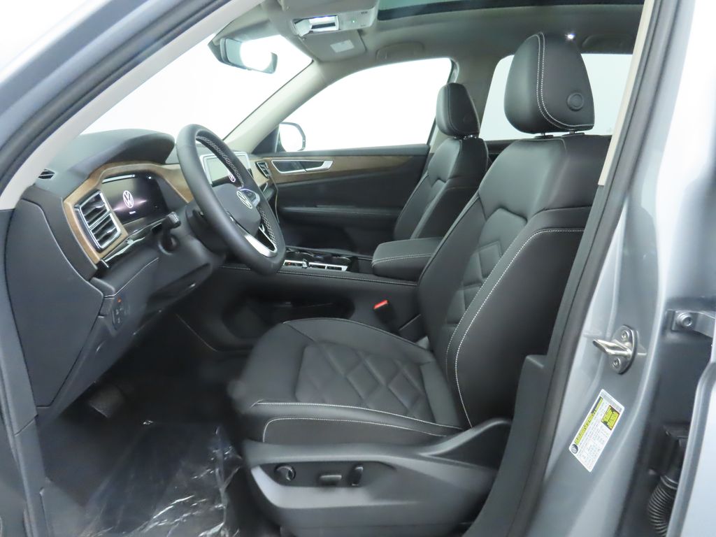 2026 Volkswagen Atlas SE Technology photo 18
