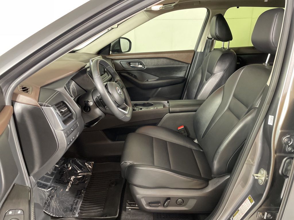 2023 Nissan Rogue SV photo 16