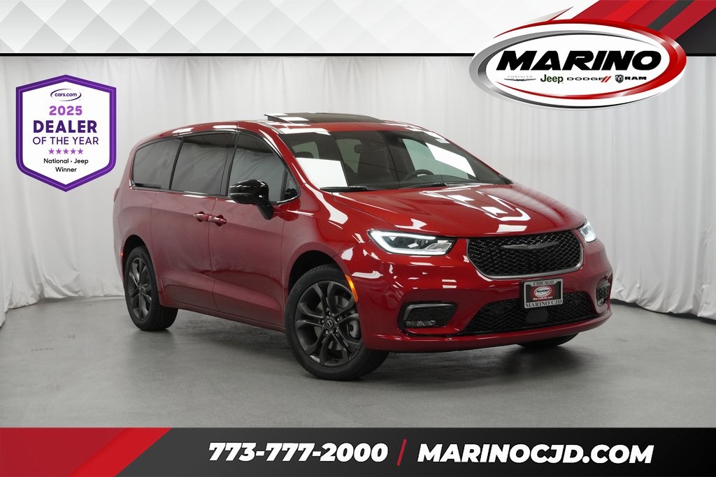 2026 Chrysler Pacifica Select's photo