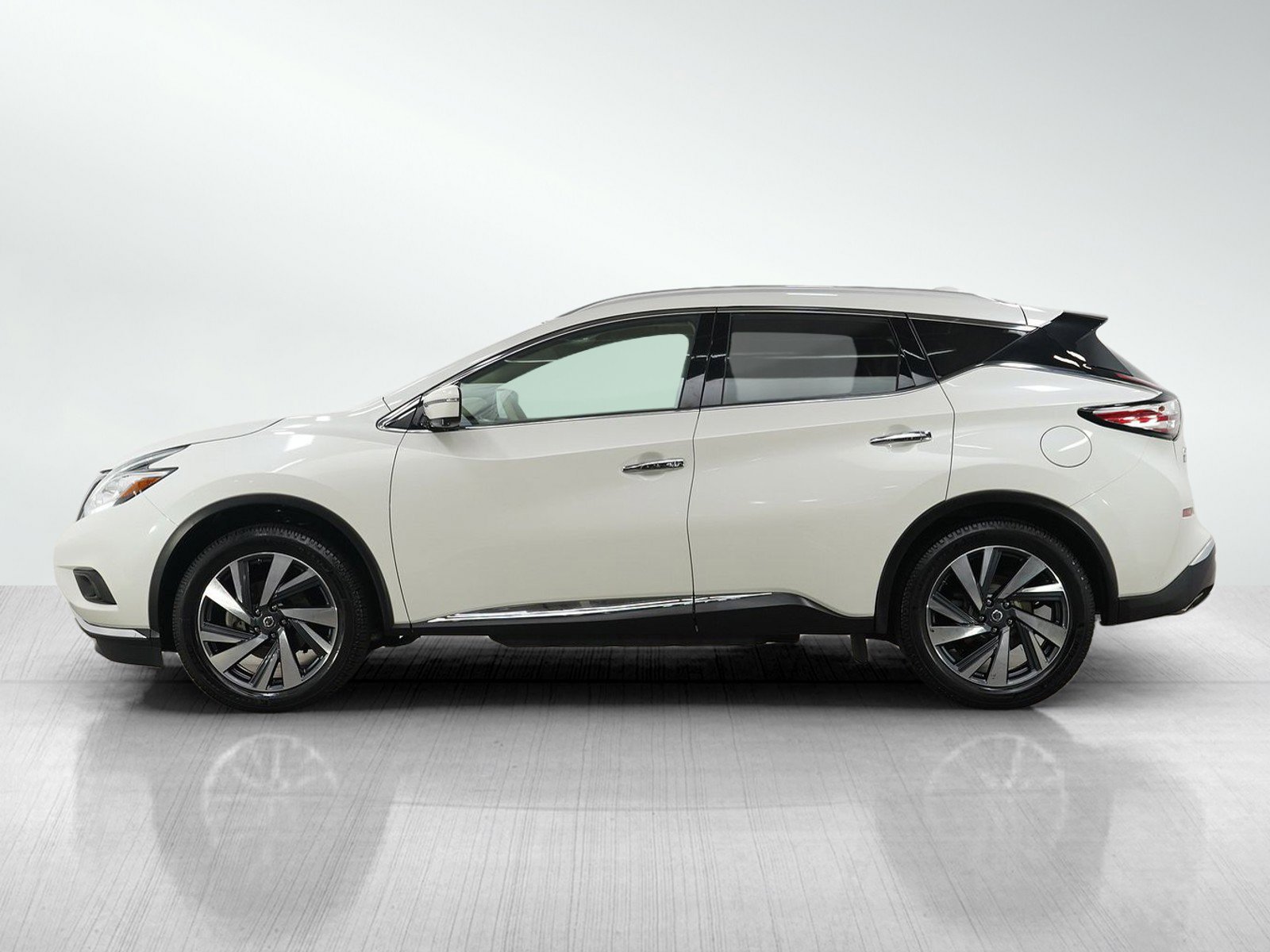Used 2018 Nissan Murano Platinum with VIN 5N1AZ2MH9JN199233 for sale in Burnsville, Minnesota