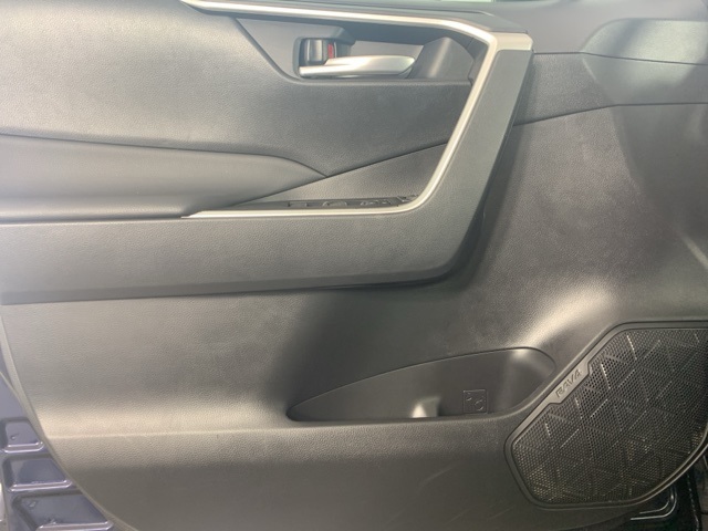 2023 Toyota RAV4 XLE photo 19