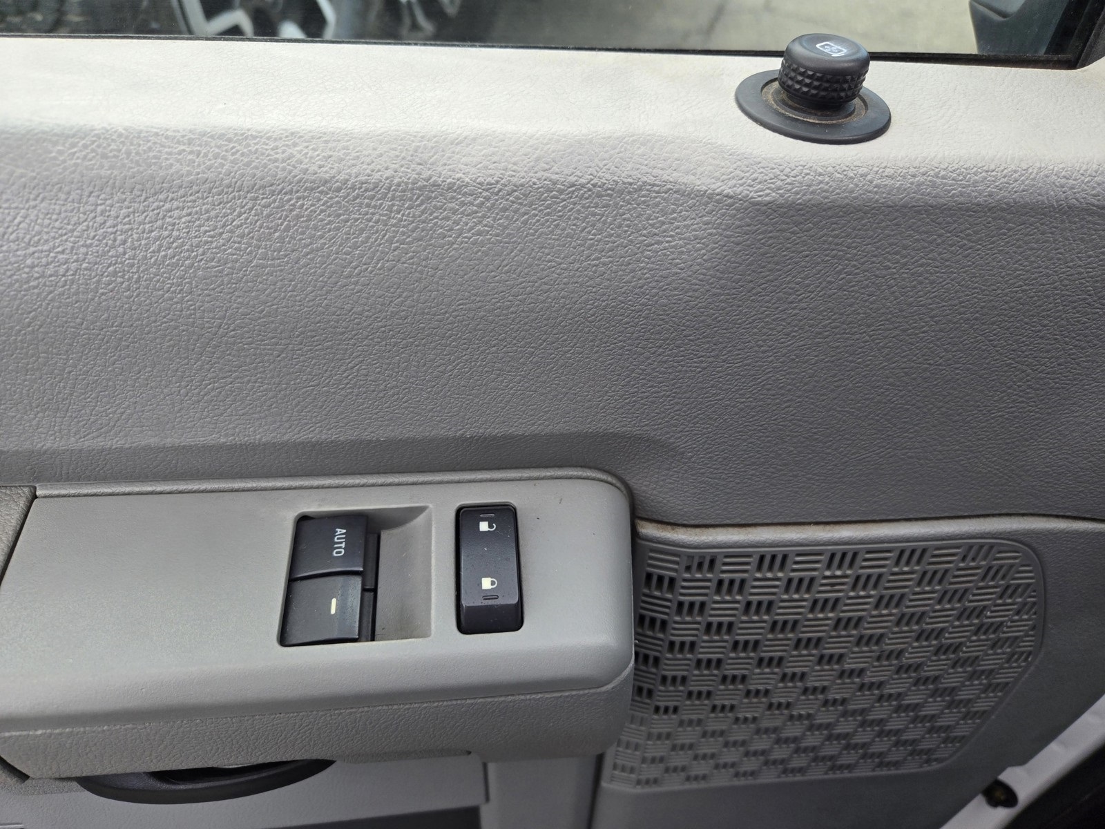2012 Ford E-250 Cargo photo 17