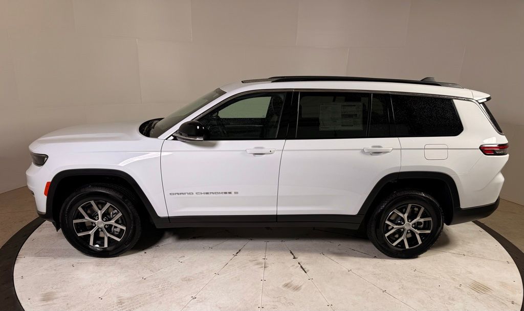 2025 Jeep Grand Cherokee Limited photo 4