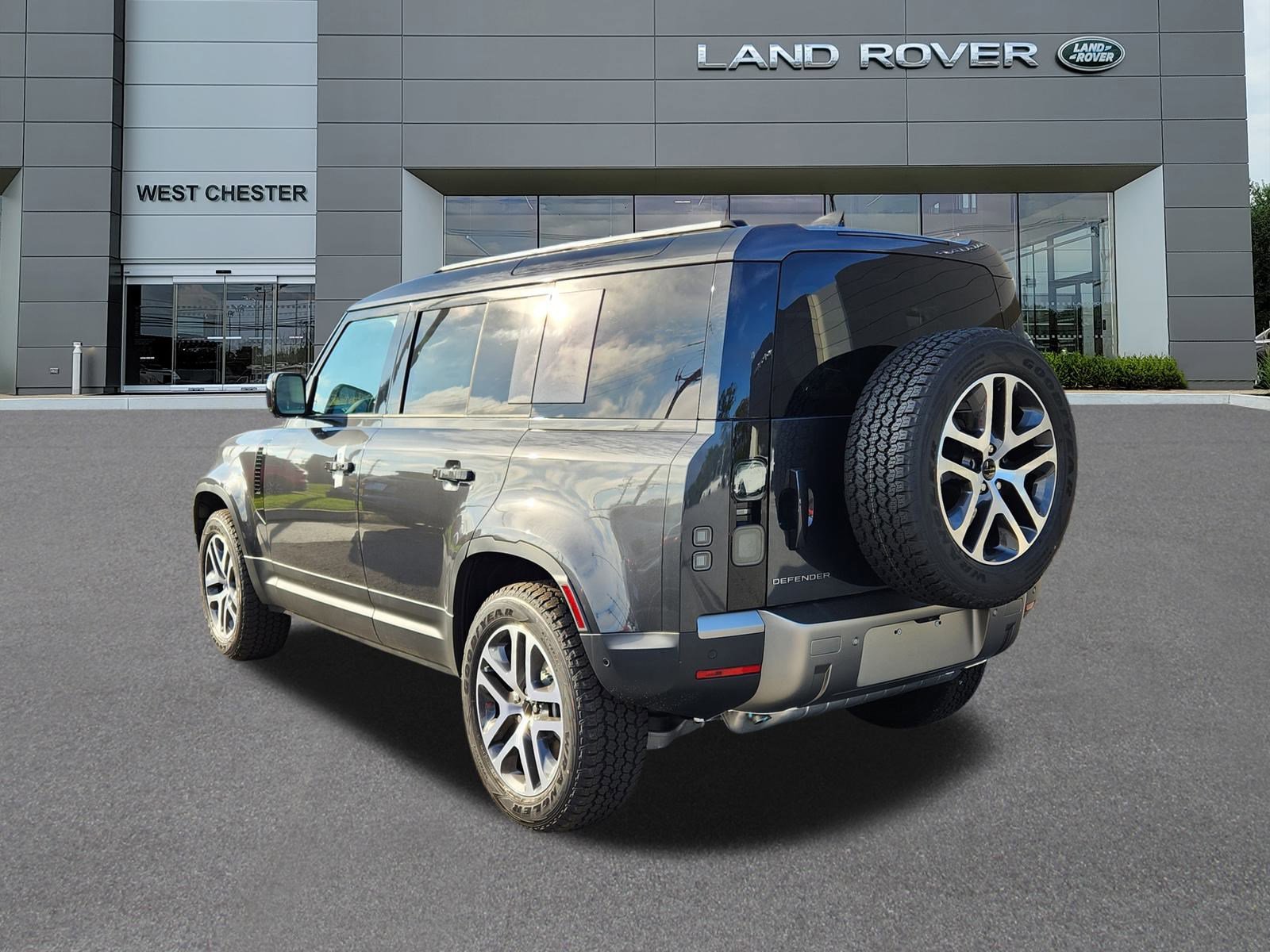 2026 Land Rover Defender 110 S photo 3