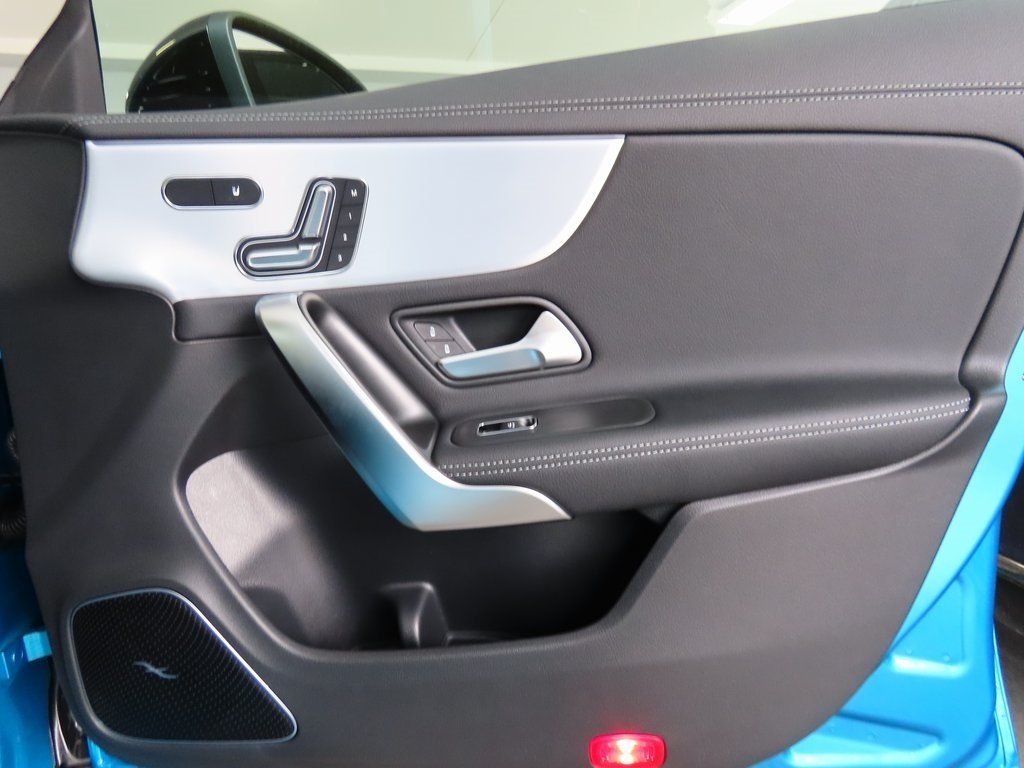 2025 Mercedes Benz CLA 250 4MATIC photo 14