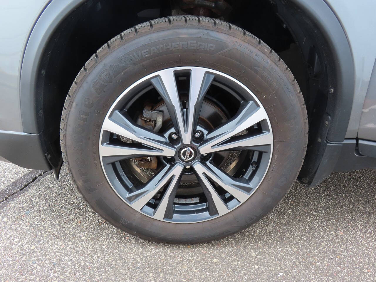 2020 Nissan Rogue SV photo 23