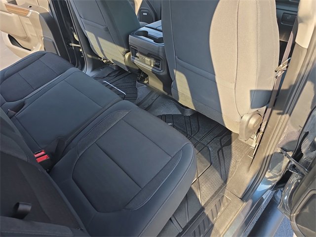 2019 Chevrolet Silverado 1500 RST photo 11