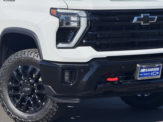 2025 Chevrolet Silverado 2500HD LTZ photo 2