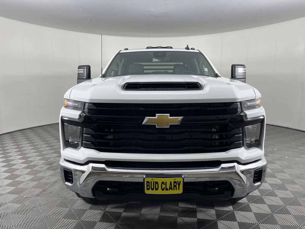 2025 Chevrolet Silverado 3500HD Work Truck photo 2