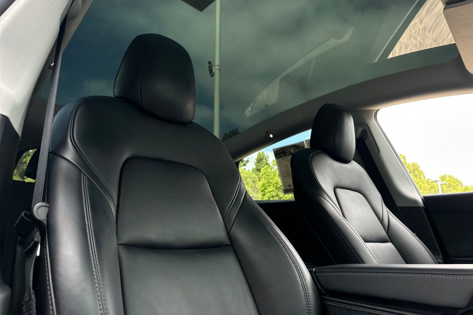 2022 Tesla Model Y Long Range photo 3