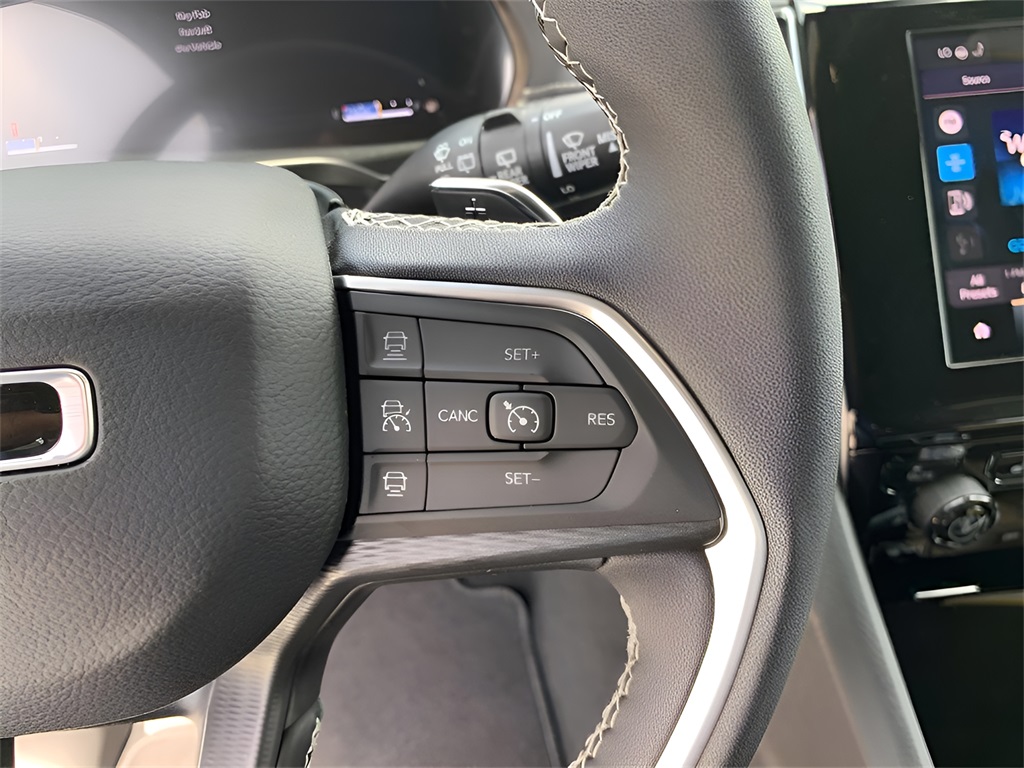 2025 Jeep Grand Cherokee Altitude X photo 35