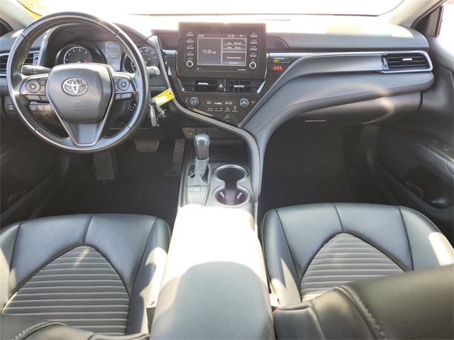 2022 Toyota Camry SE photo 14