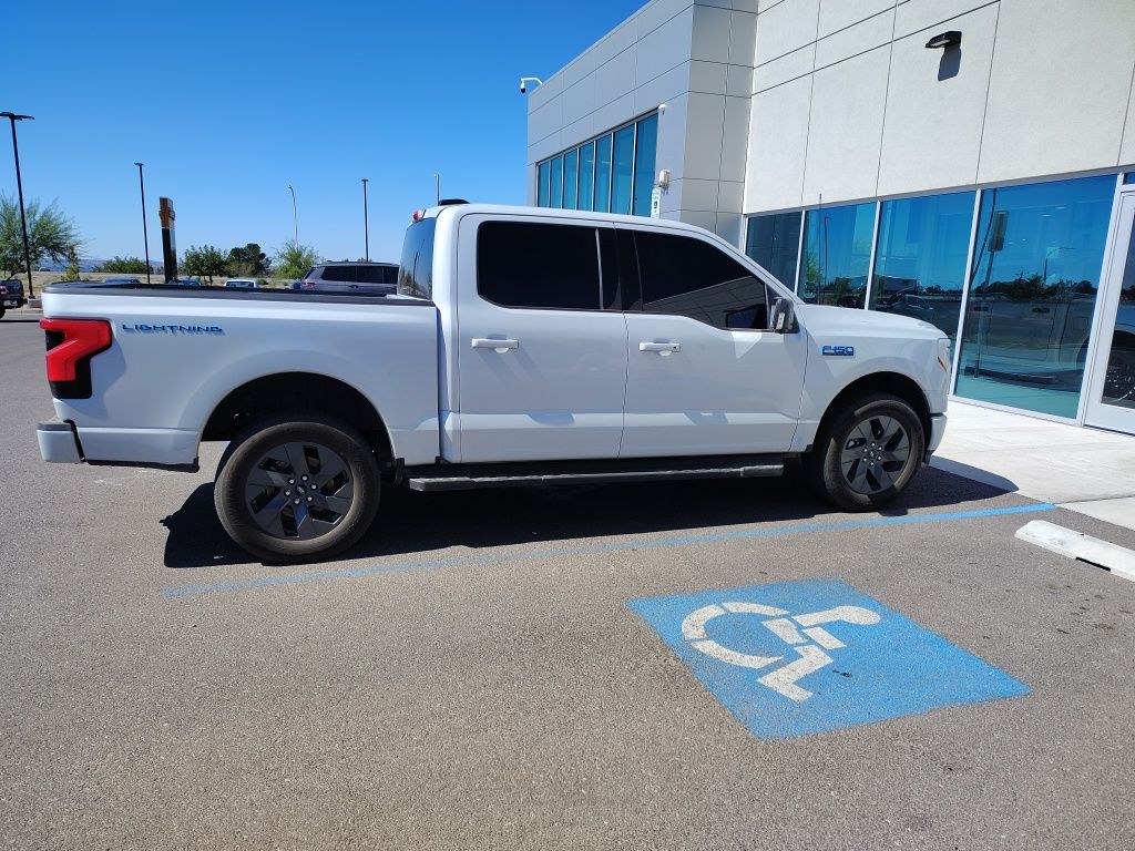 2025 Ford F-150 Lightning photo 13