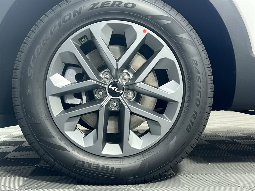 2025 Kia Telluride LX photo 10