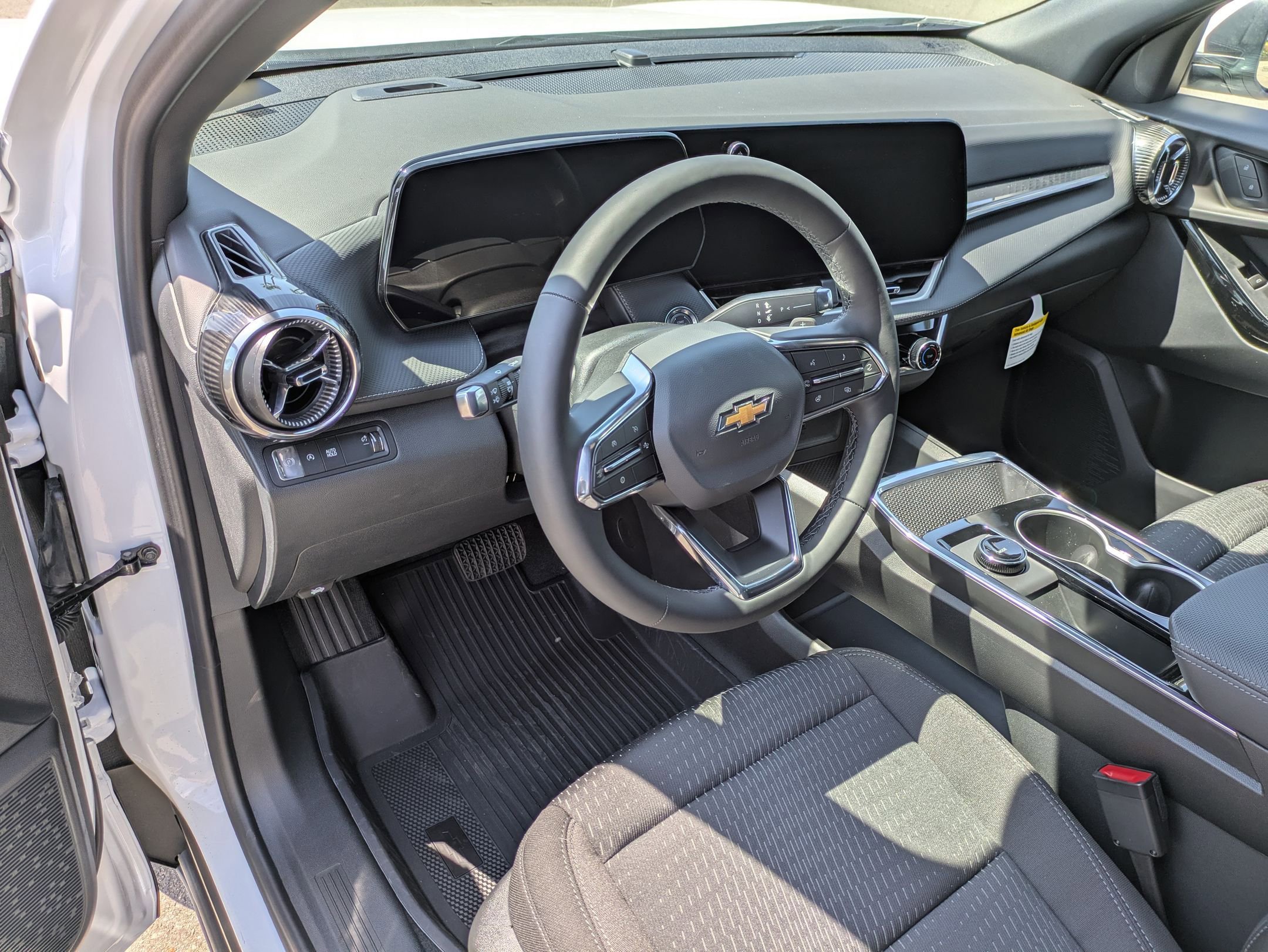 2026 Chevrolet Equinox LT photo 10