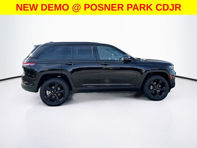 2025 Jeep Grand Cherokee Altitude photo 4