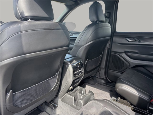 2025 Jeep Grand Cherokee Altitude X photo 17