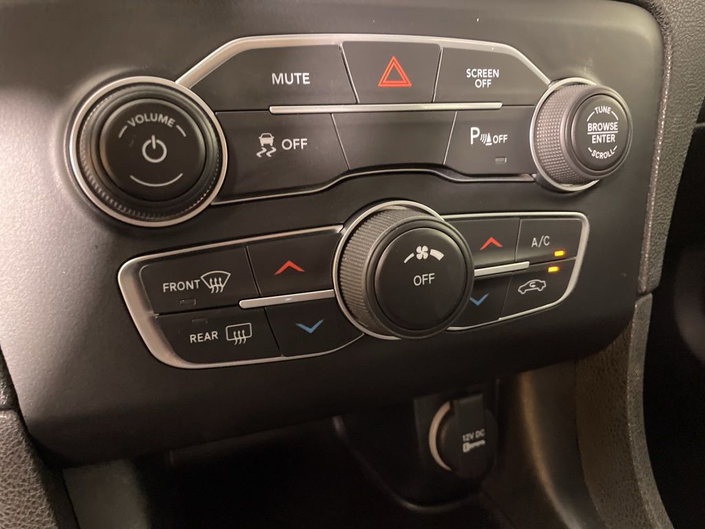 2022 Dodge Charger SXT photo 27