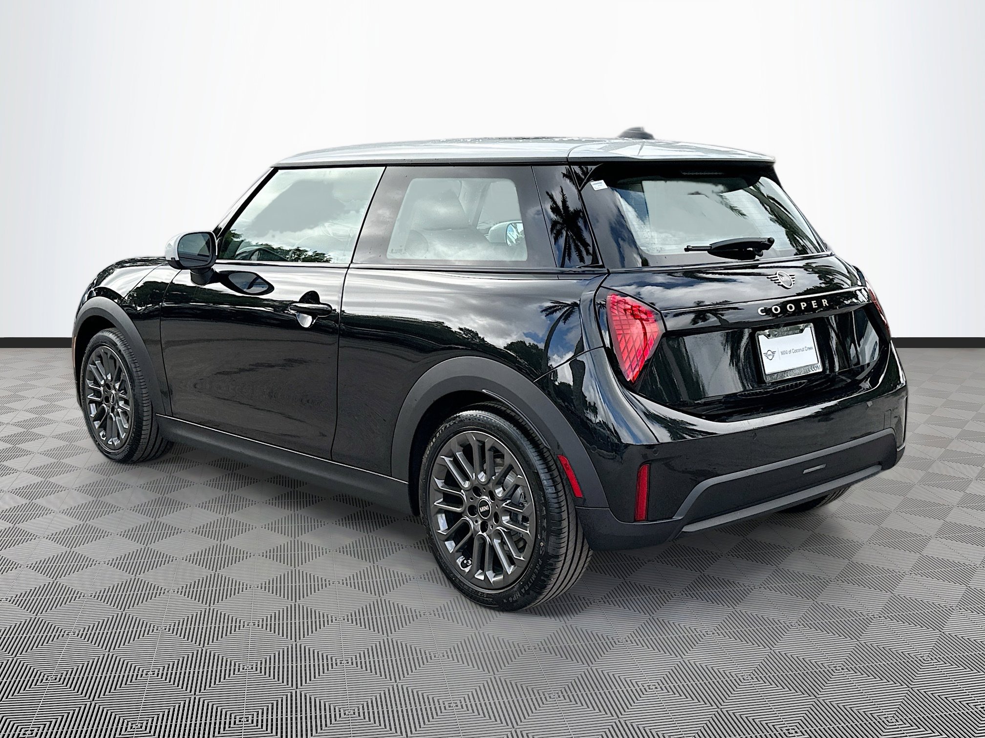 2025 Mini Cooper 2 Door Hardtop Signature photo 5