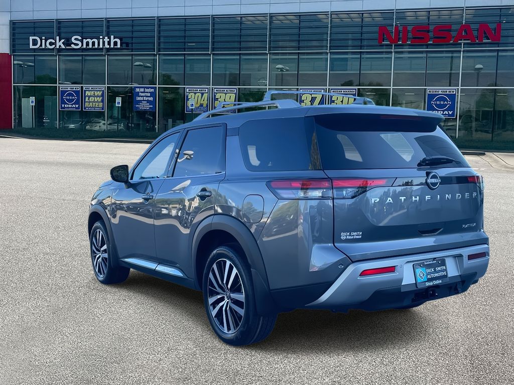 2025 Nissan Pathfinder Platinum photo 4