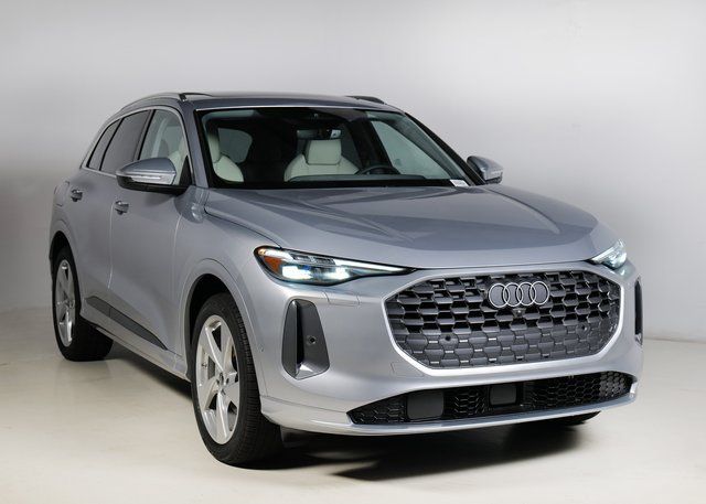 2025 Audi Q5 45 Prestige's photo