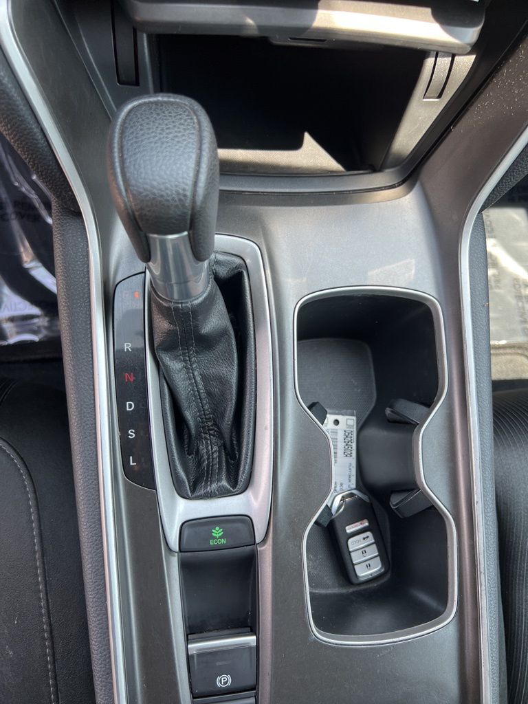 2018 Honda Accord LX 1.5T photo 12