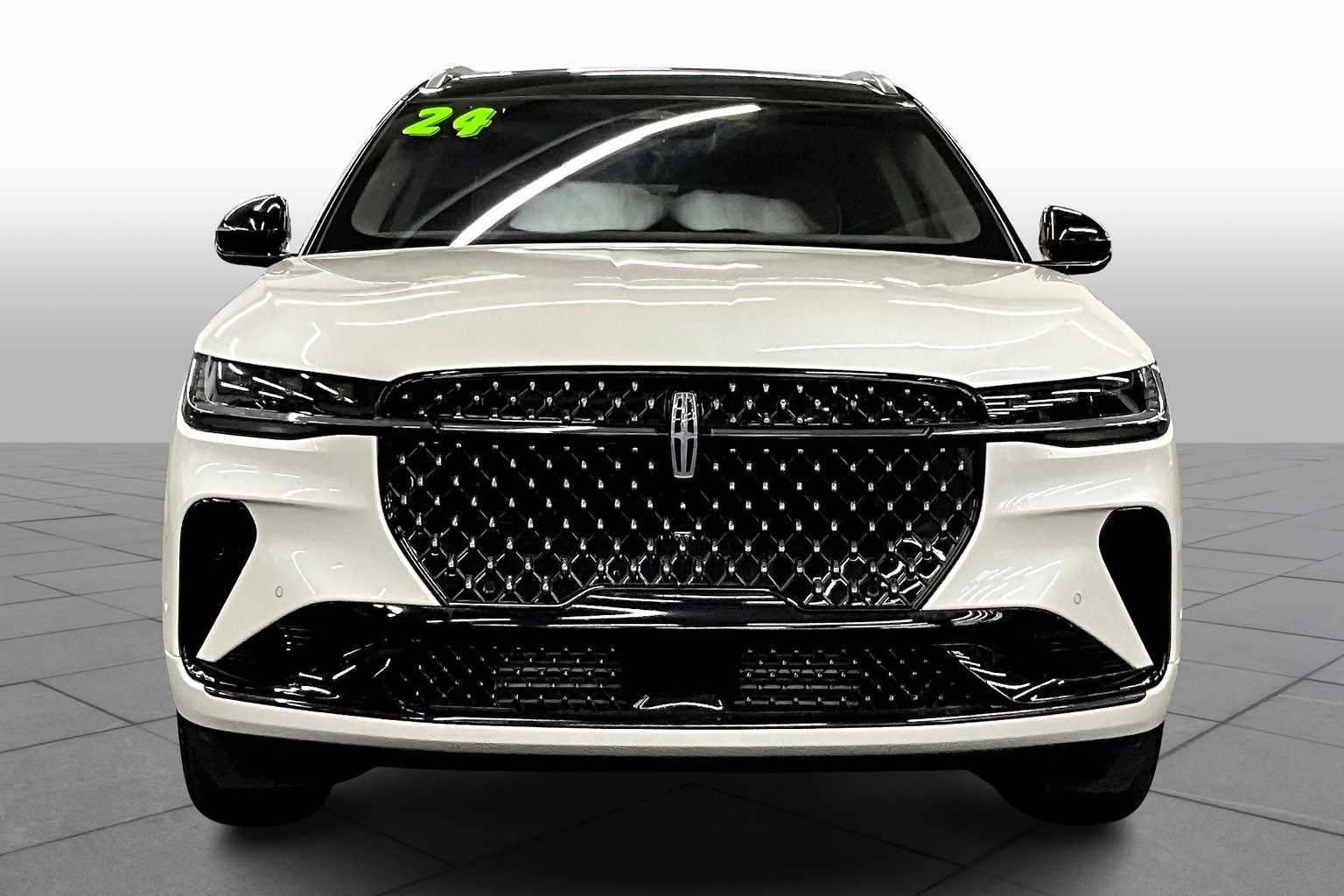 2024 Lincoln Nautilus Black Label photo 3