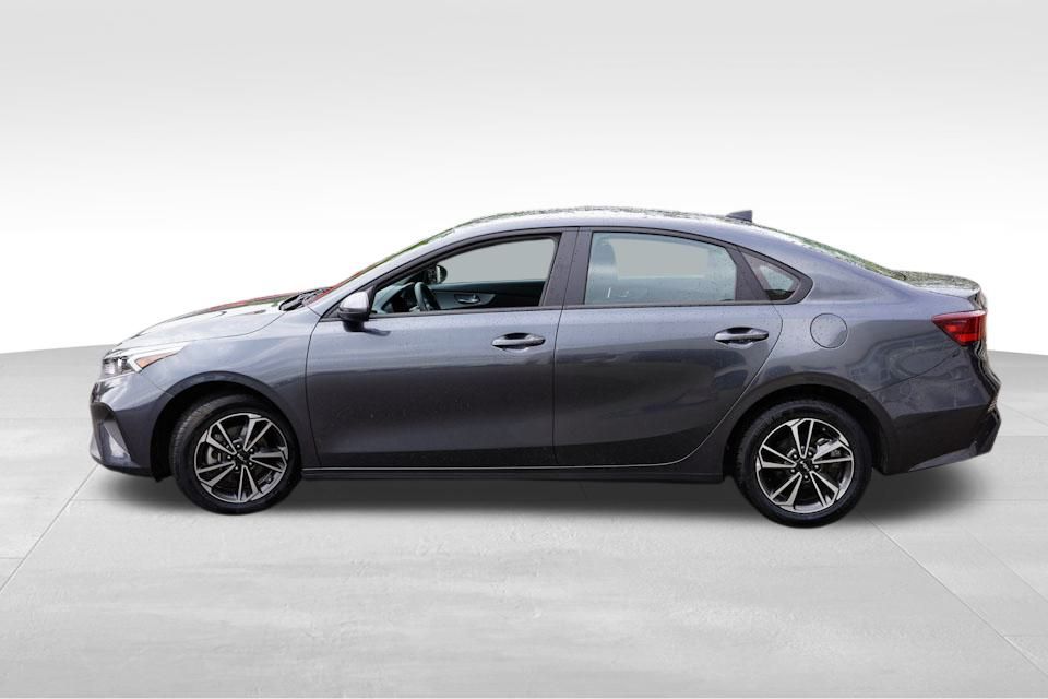 2023 Kia Forte LXS photo 9
