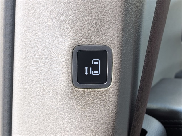 2017 Chrysler Pacifica Touring L photo 26