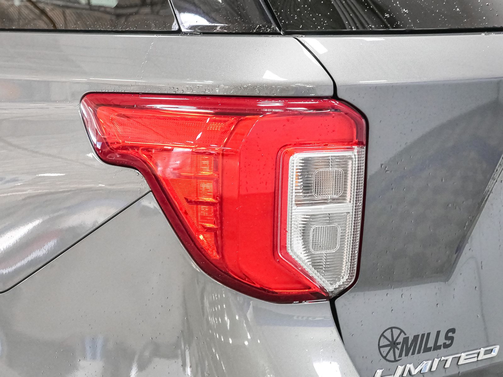 2023 Ford Explorer Limited photo 12