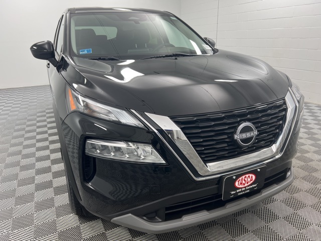 2023 Nissan Rogue SV photo 2
