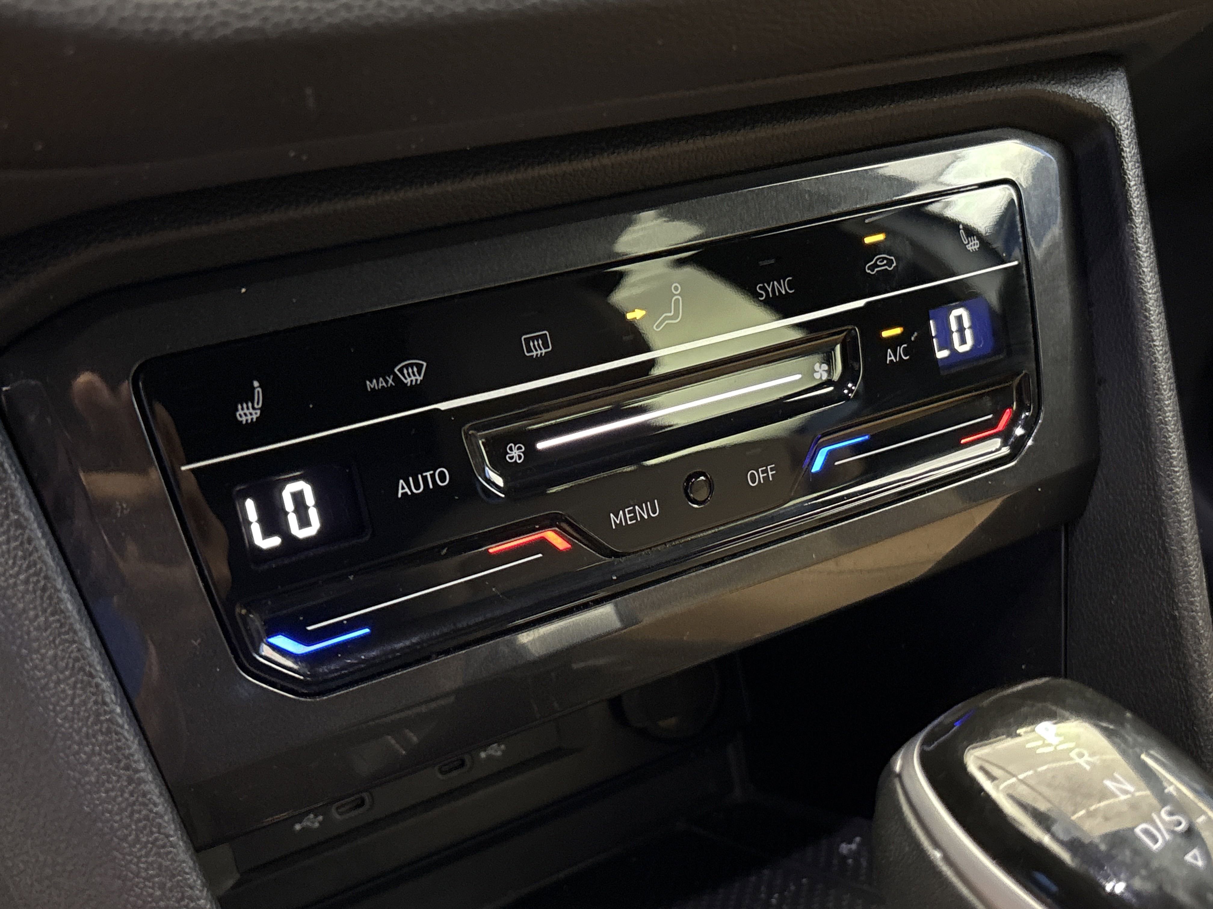 2024 Volkswagen Tiguan SE R-Line Black photo 16