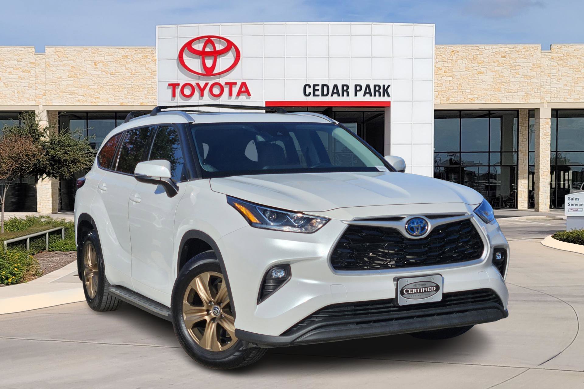 2022 Toyota Highlander Bronze Edition's photo