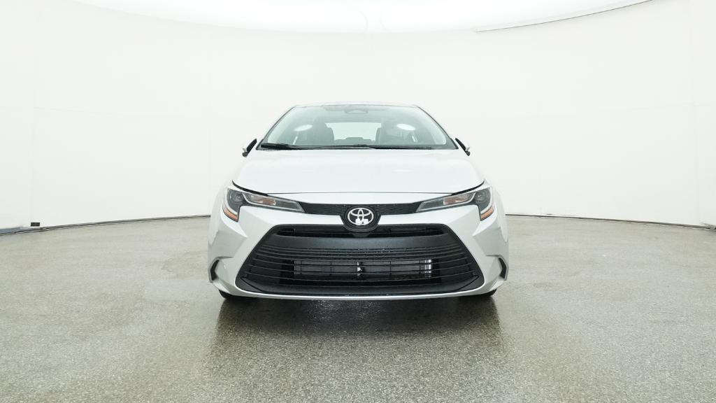 2025 Toyota Corolla LE photo 3