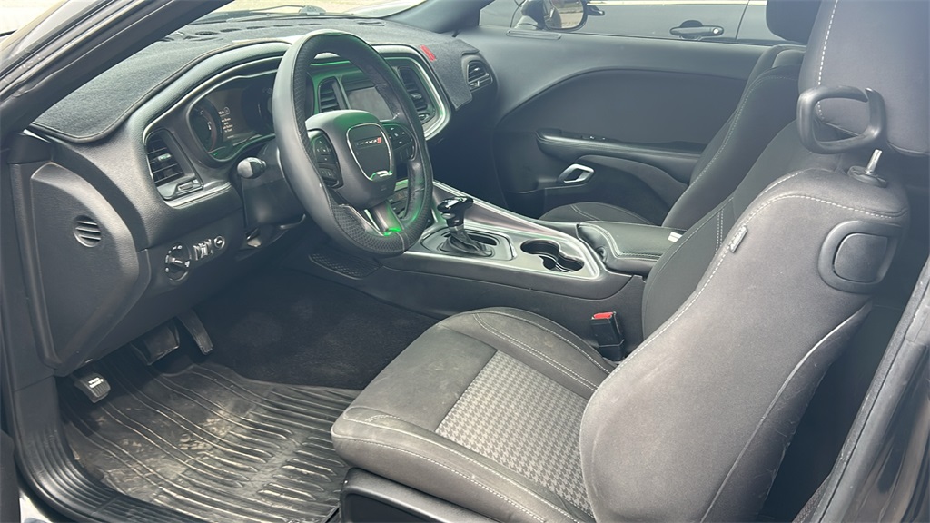 2019 Dodge Challenger SXT photo 9